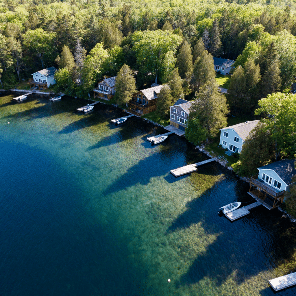 Waterfront cottages along Sturgeon Lake in Kawartha Lakes Ontario, one of the best lakes to build a cottage in Kawartha Lakes